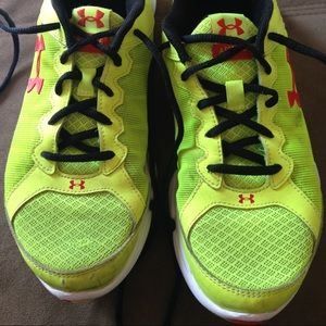 Under ARMOUR running shoes